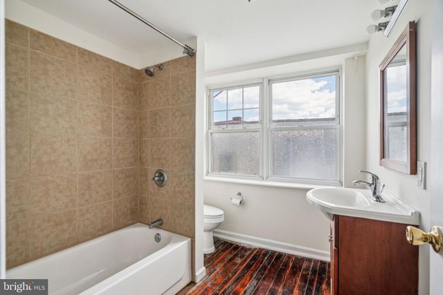 2557 AMBER ST, Philadelphia, PA 19125