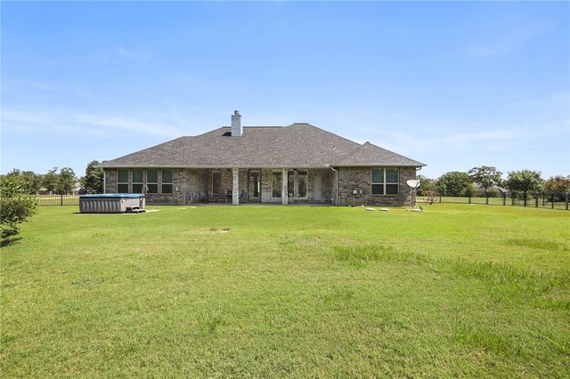 10746 Lonesome Dove Trail, Bryan, TX 77808