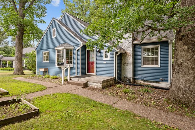 2301 15th Avenue, Moline, IL 61265