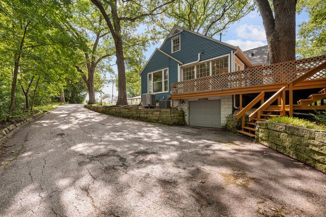 2301 15th Avenue, Moline, IL 61265