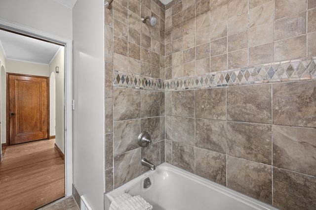 2301 15th Avenue, Moline, IL 61265