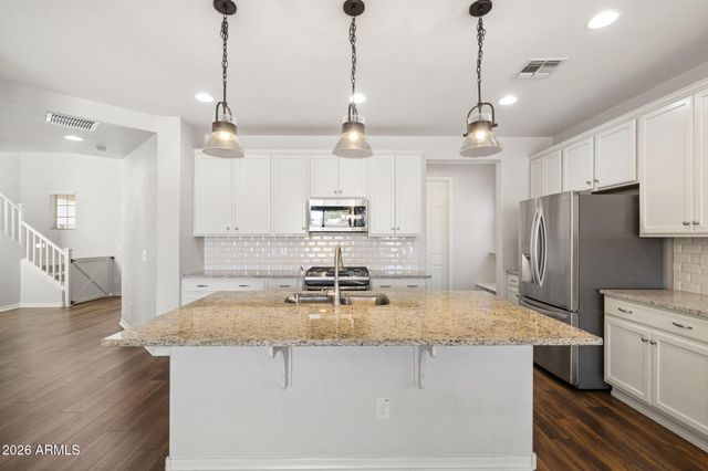 10066 W CASHMAN Drive, Peoria, AZ 85383