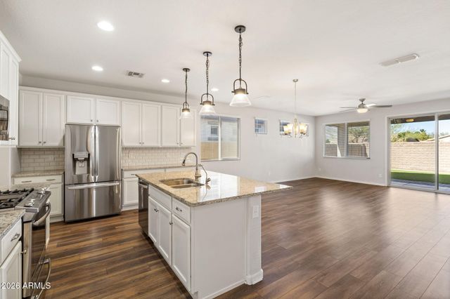 10066 W CASHMAN Drive, Peoria, AZ 85383