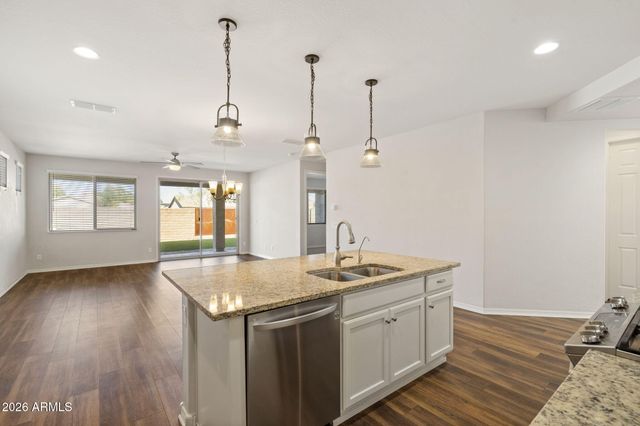 10066 W CASHMAN Drive, Peoria, AZ 85383