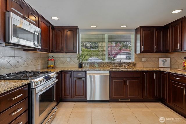 1914 122nd Place SE, Everett, WA 98208