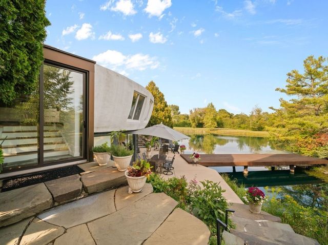 25421 N Saint Marys Road, Libertyville, IL 60048