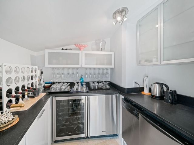 25421 N Saint Marys Road, Libertyville, IL 60048