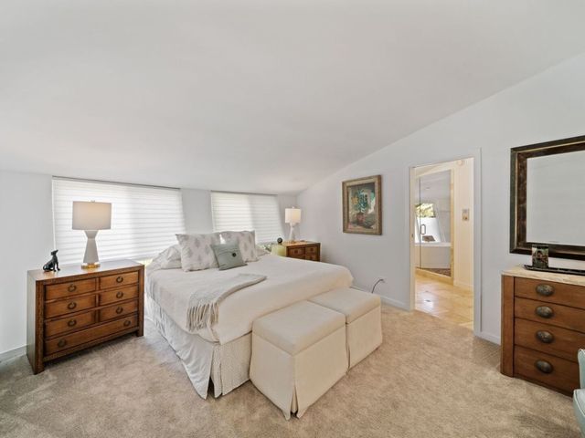 25421 N Saint Marys Road, Libertyville, IL 60048