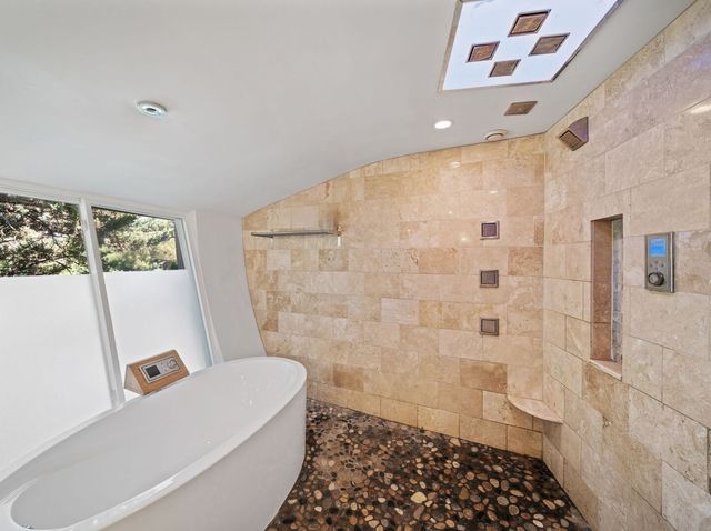 25421 N Saint Marys Road, Libertyville, IL 60048
