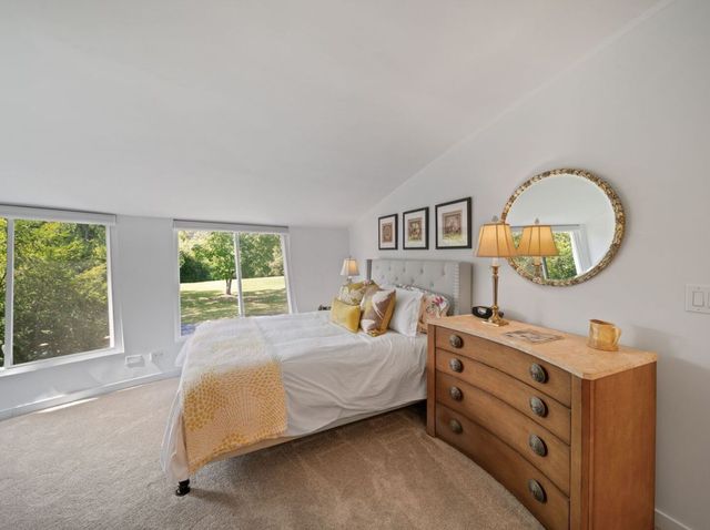 25421 N Saint Marys Road, Libertyville, IL 60048