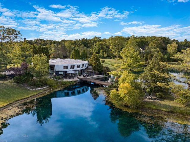 25421 N Saint Marys Road, Libertyville, IL 60048