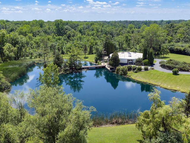 25421 N Saint Marys Road, Libertyville, IL 60048
