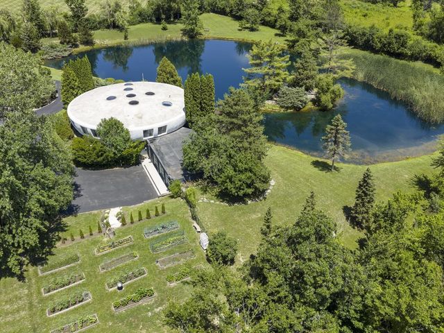 25421 N Saint Marys Road, Libertyville, IL 60048