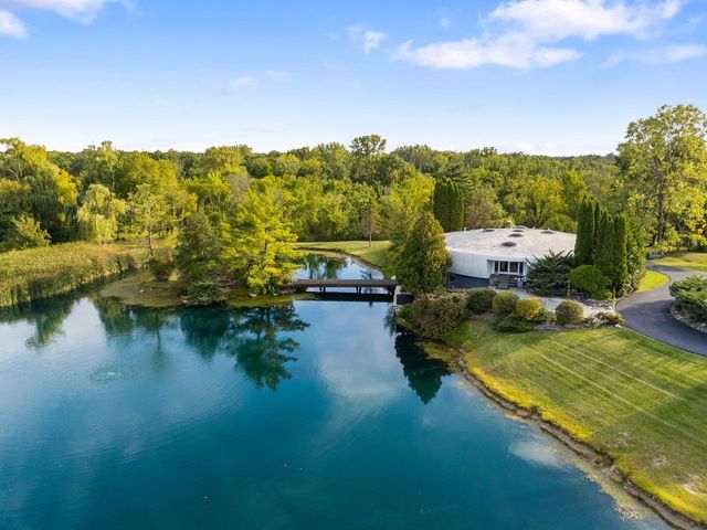25421 N Saint Marys Road, Libertyville, IL 60048