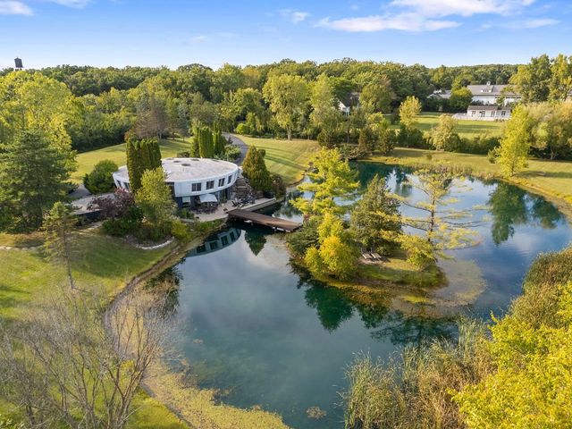25421 N Saint Marys Road, Libertyville, IL 60048