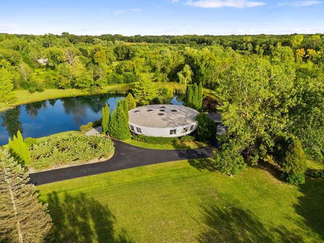 25421 N Saint Marys Road, Libertyville, IL 60048
