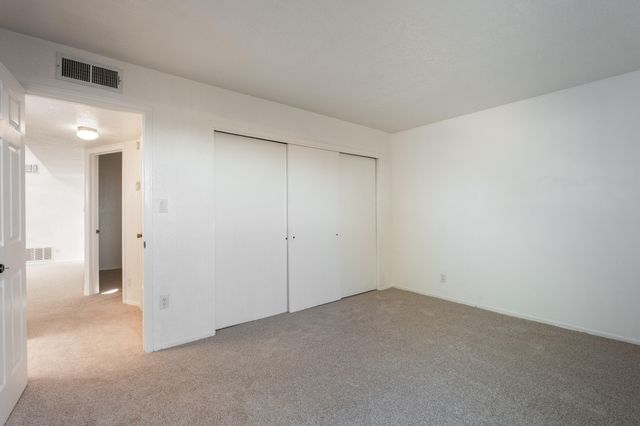 5521 Overlook Drive NE, Albuquerque, NM 87111