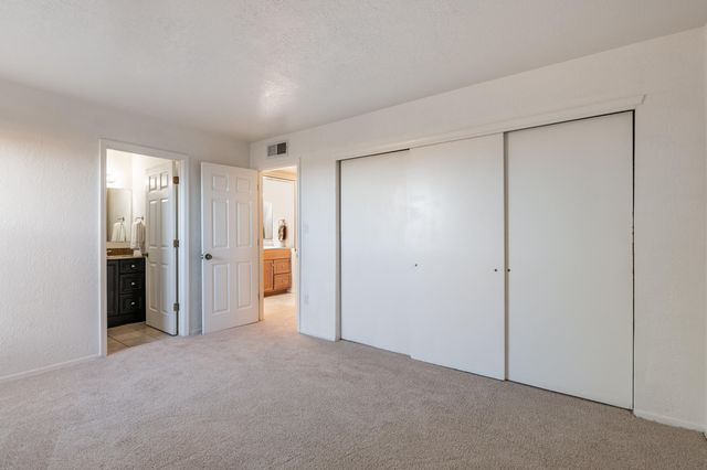 5521 Overlook Drive NE, Albuquerque, NM 87111