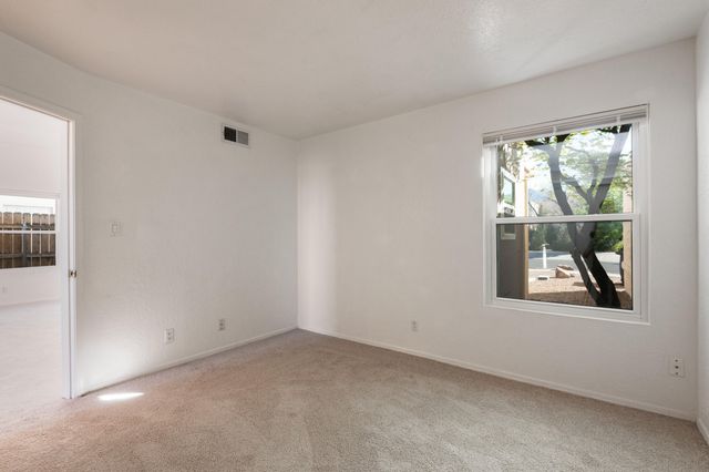 5521 Overlook Drive NE, Albuquerque, NM 87111