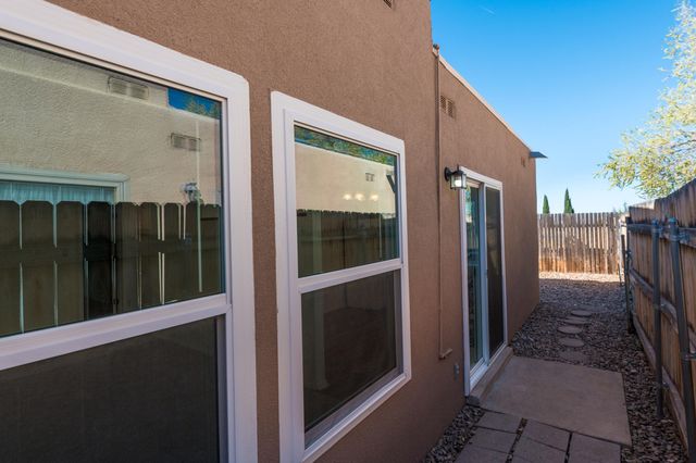 5521 Overlook Drive NE, Albuquerque, NM 87111