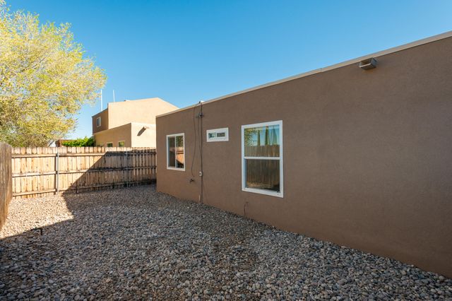 5521 Overlook Drive NE, Albuquerque, NM 87111