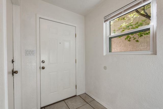 5521 Overlook Drive NE, Albuquerque, NM 87111