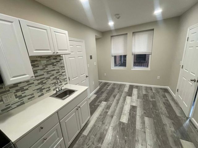 205 Endicott St 1, Boston, MA 02113