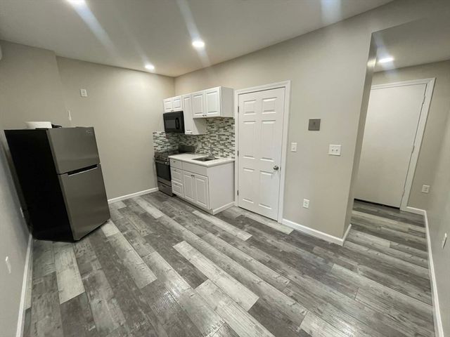 205 Endicott St 1, Boston, MA 02113