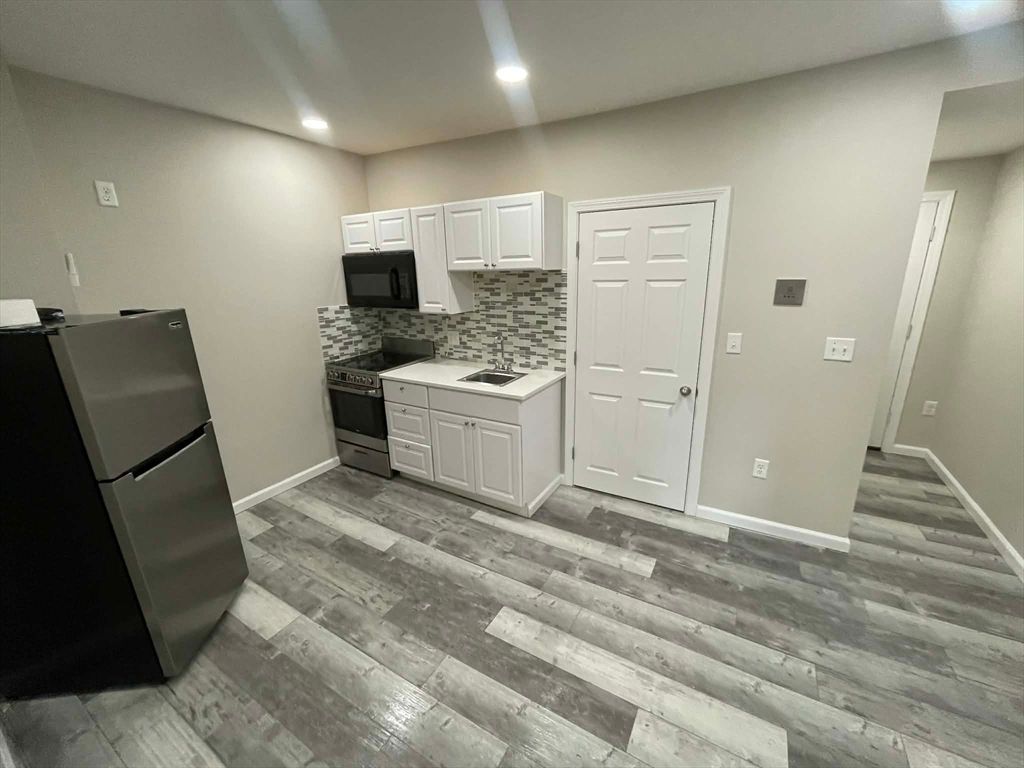 205 Endicott St 1, Boston, MA 02113