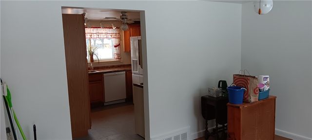 5 Barre Court, Warwick, RI 02886