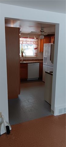 5 Barre Court, Warwick, RI 02886