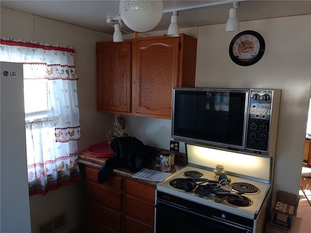 5 Barre Court, Warwick, RI 02886