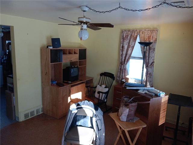 5 Barre Court, Warwick, RI 02886