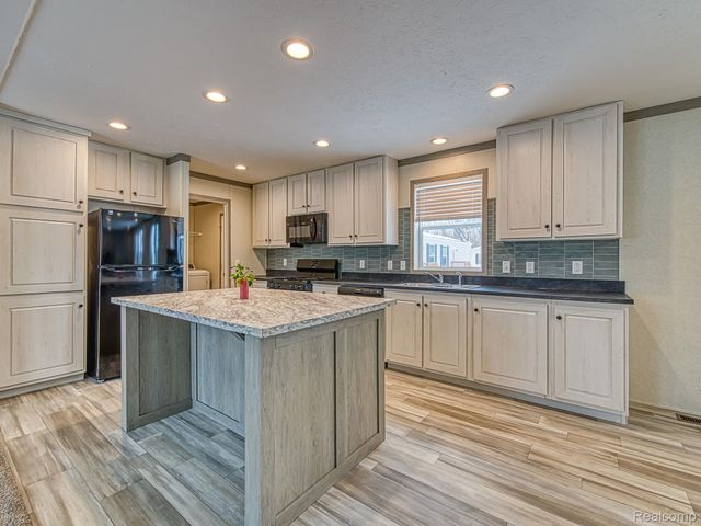 284 Dakota Court, Sumpter Township, MI 48111