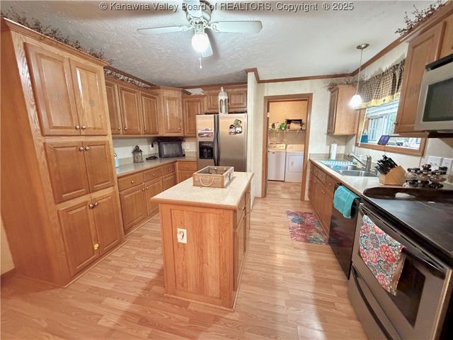 6153 Wood School Road, Gallipolis Ferry, WV 25515