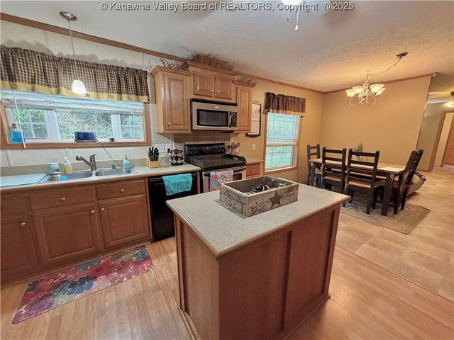 6153 Wood School Road, Gallipolis Ferry, WV 25515