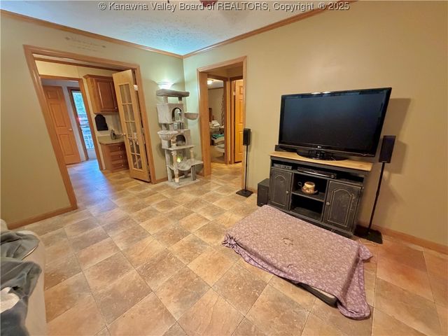 6153 Wood School Road, Gallipolis Ferry, WV 25515