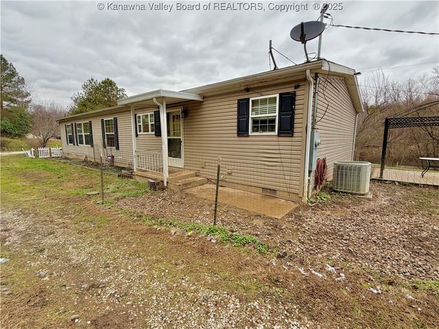 6153 Wood School Road, Gallipolis Ferry, WV 25515