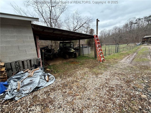 6153 Wood School Road, Gallipolis Ferry, WV 25515