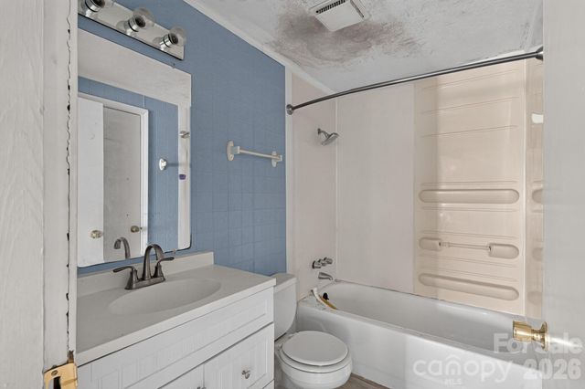 607 Texas Trail, Dallas, NC 28034