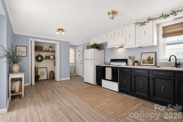 607 Texas Trail, Dallas, NC 28034