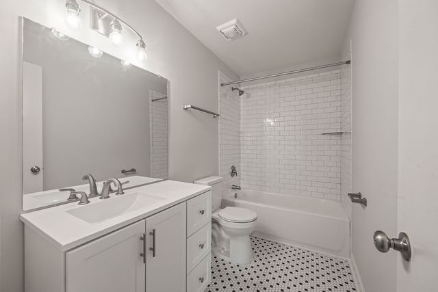 2016 N Gregg Avenue, Fayetteville, AR 72703