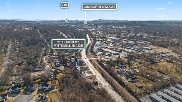 2016 N Gregg Avenue, Fayetteville, AR 72703