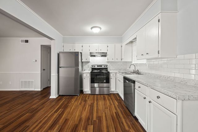 2016 N Gregg Avenue, Fayetteville, AR 72703