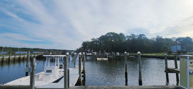 3230 Cumberland Road, 72, Ocean Springs, MS 39564