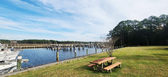 3230 Cumberland Road, 72, Ocean Springs, MS 39564