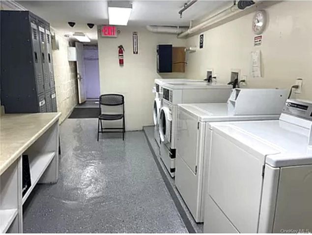 133 Lincoln Avenue C, Mineola, NY 11501