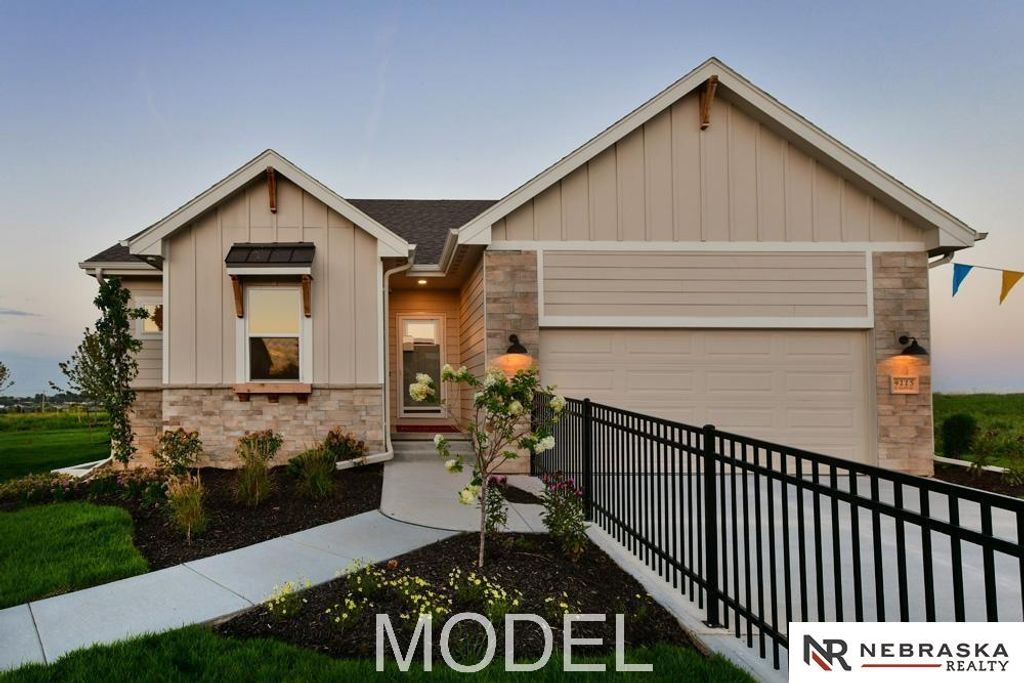 4115 S 213th Street, Elkhorn, NE 68022