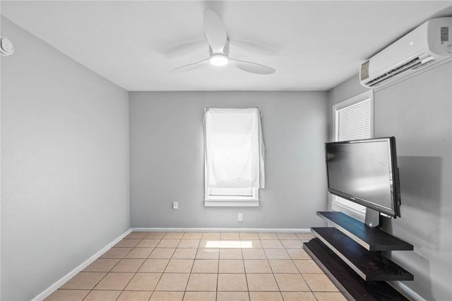 519 Claride St, Corpus Christi, TX 78418