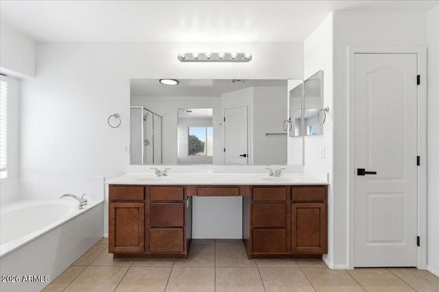 17881 W LARKSPUR Drive, Surprise, AZ 85388